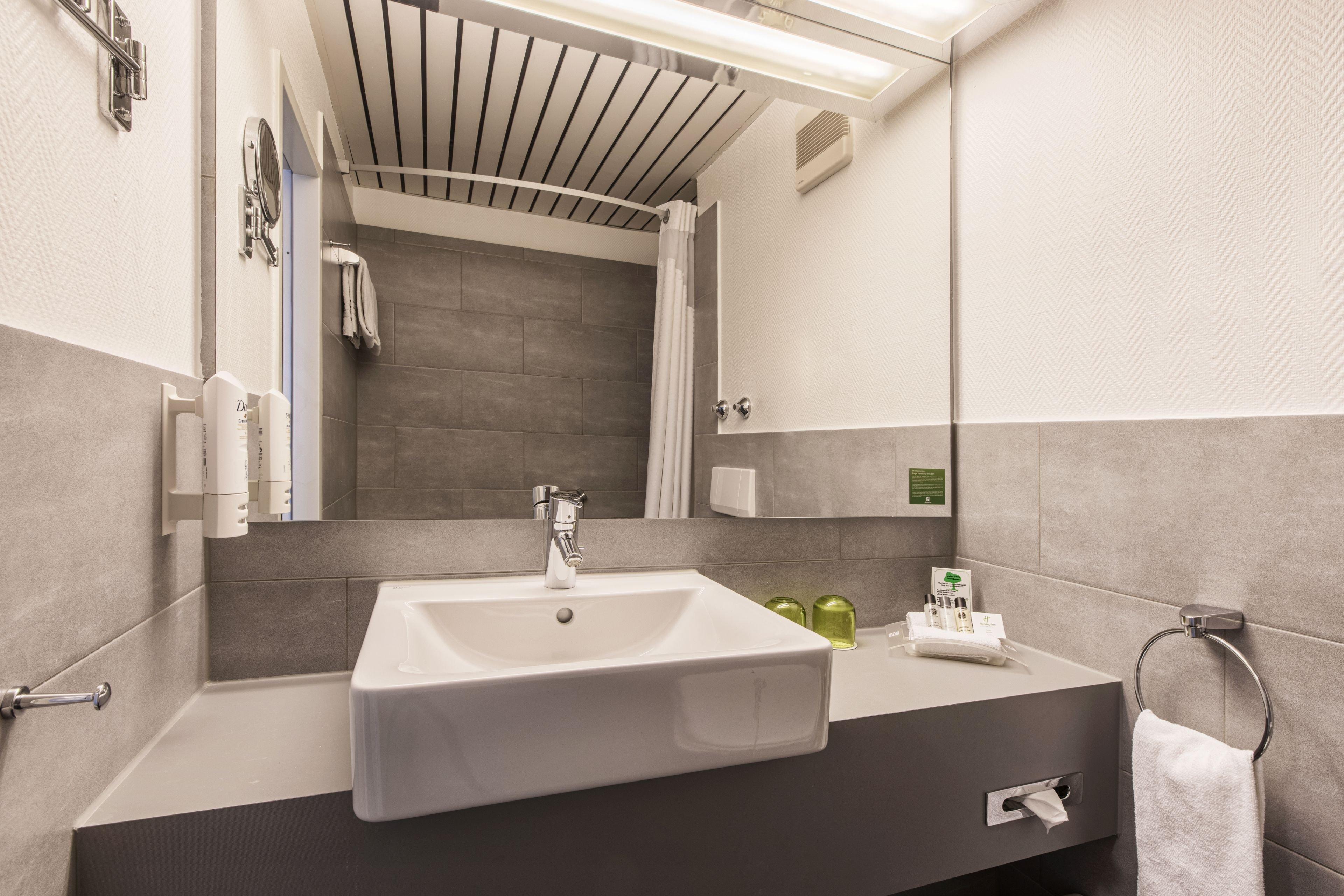 Holiday Inn Duesseldorf-Neuss By Ihg Exterior photo